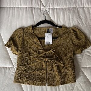 H&M Olive Textured Tie-Front Crop Top